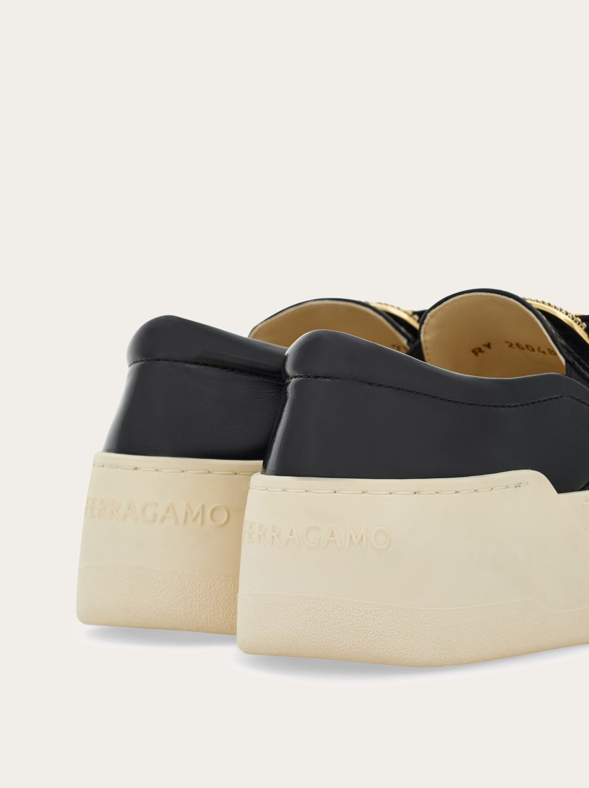 Ferragamo New Vara plate slip on - Image 4
